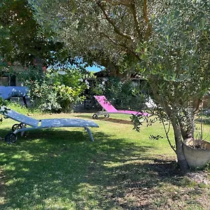 Appartement Au Petit Bonheur, LʼIsle-sur-la-Sorgue